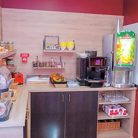 Hotel Contact Le Comte