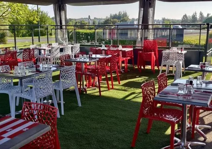 Contact Le Comte Hotel 2*