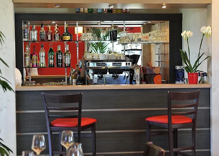 Hotel Contact Le Comte 2*