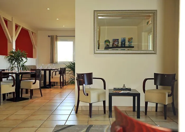 Hotel Contact Le Comte 2*