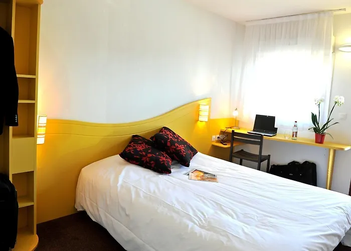 Contact Le Comte Hotel 2*